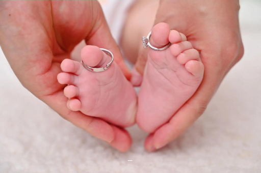 借卵生子机构孕妇肚子隐隐作痛